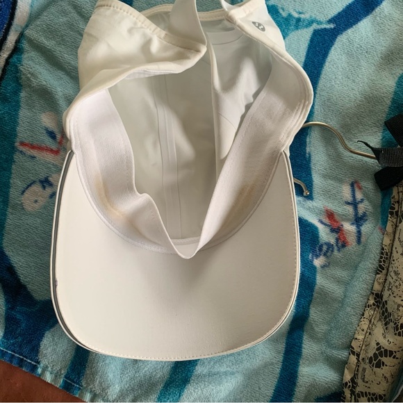 Lululemon Womens Fast and Free Ponytail Running White Hat - Picture 2 of 4